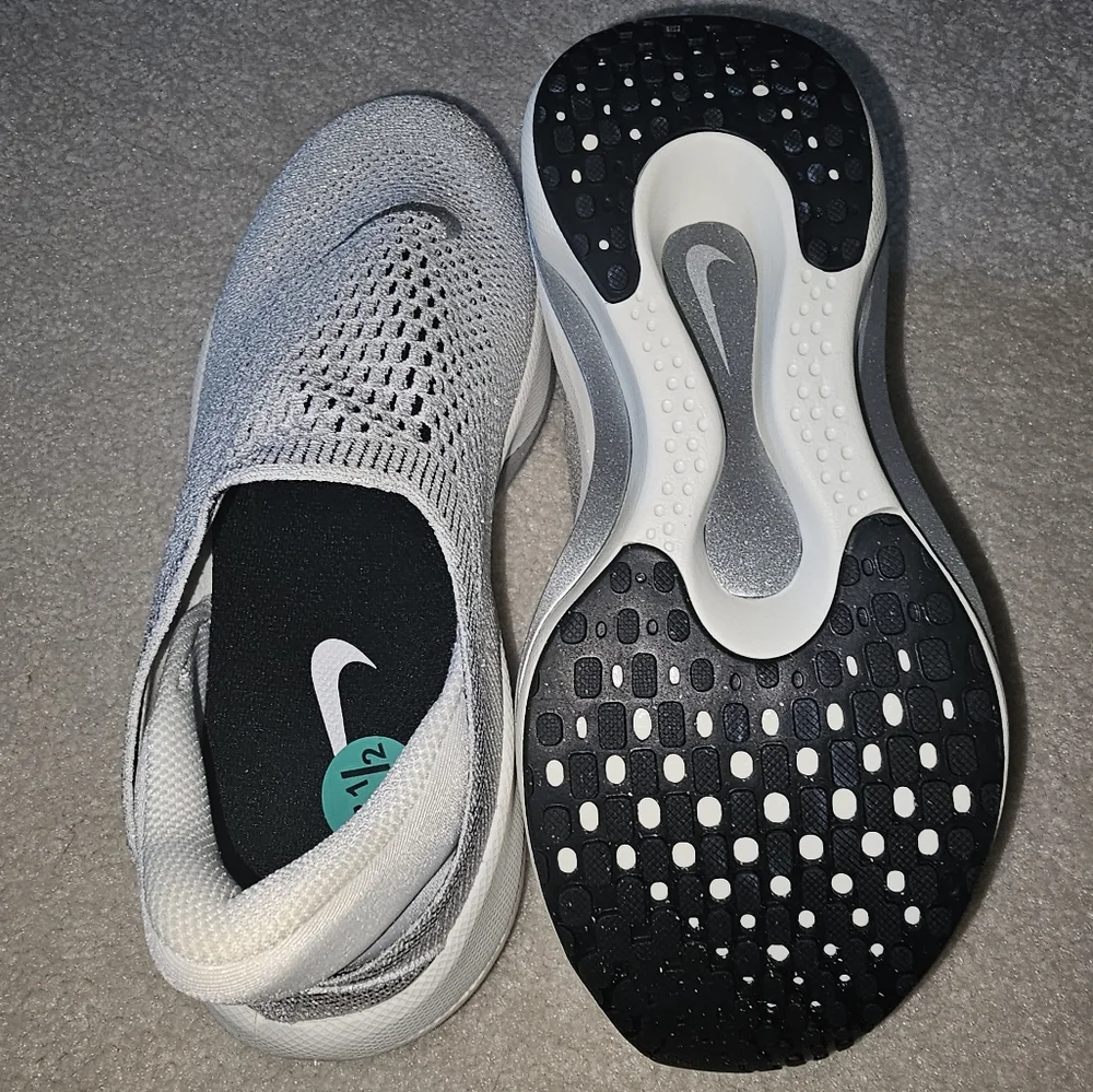 Nike Womens  Gray Reina Slip-On Shoes - Picture 5 of 5